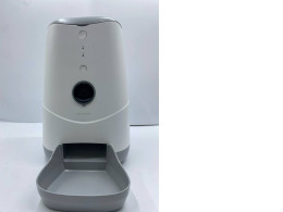 USED Pet feeder