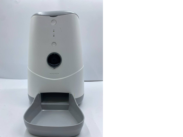 USED Pet feeder USED Pet feeder