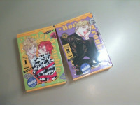 Gift box set 2 volumes of Honey Trouble book in Korean, anime, each box contains insert cards, bookmarks and an acrylic figure