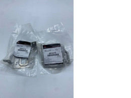 Set of 2 Mitsubishi, display mount, right 8701A772 Set of 2 Mitsubishi, display mount, right 8701A772