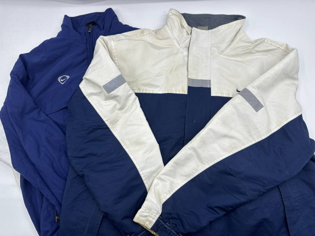 Set of 2 NIKE Long sleeve zip up sweater Set of 2 NIKE Long sleeve zip up sweater