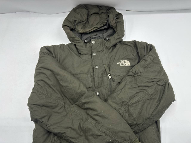 THE NORTH FACE Dark green long sleeve zip-up hoodie sweatshirt THE NORTH FACE Dark green long sleeve zip-up hoodie sweatshirt