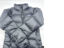 PATAGONIA Black long sleeve zip up sweater PATAGONIA Black long sleeve zip up sweater