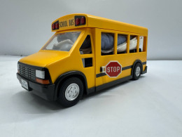 School bus toy