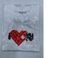 White round neck t-shirt with red heart pattern White round neck t-shirt with red heart pattern