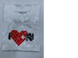 White round neck t-shirt with red heart pattern White round neck t-shirt with red heart pattern