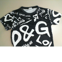 Black and white t-shirt