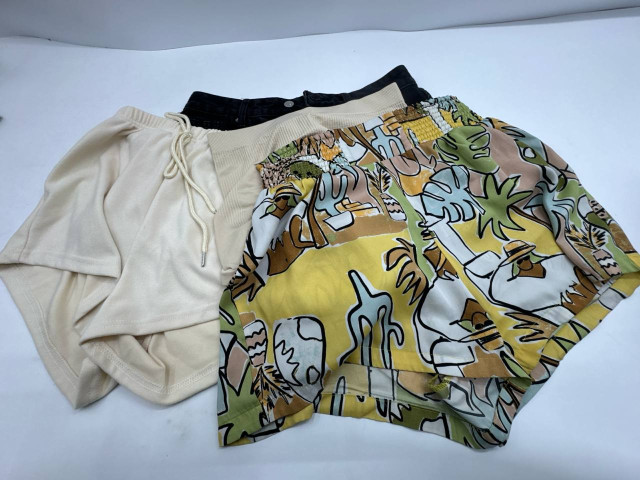 Set of 4 Women's shorts Set of 4 Women's shorts