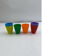 Set of 6 plastic cups