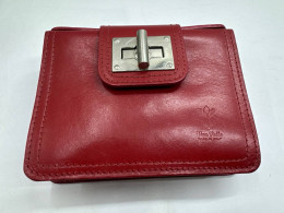 Women's red shoulder bag