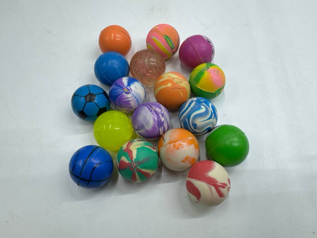 Set of 17 Bouncing rubber ball Set of 17 Bouncing rubber ball