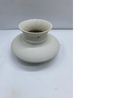 Small white flower's vase Small white flower's vase