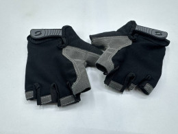 Cycling gloves