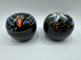Set of 2 Black wooden round jar with pattern