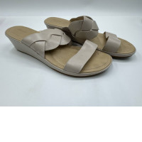 Bata Comfit, health and wellness shoes with 2-inch heels for women