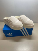women's open sneakers