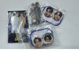 Set of ACRYLIC KEYCHAIN 