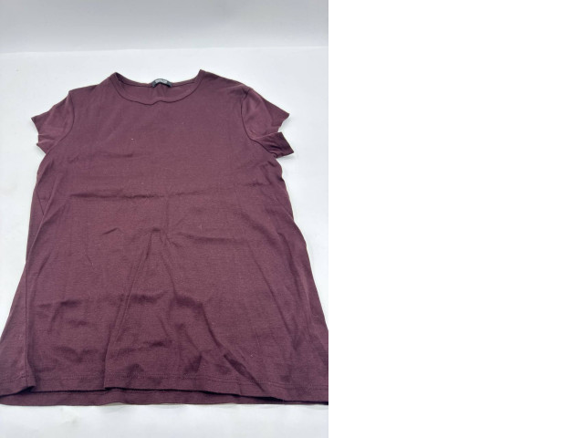 Red round neck t-shirt Red round neck t-shirt