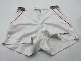 Women's white button-down shorts Women's white button-down shorts