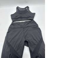 Women's black workout clothes