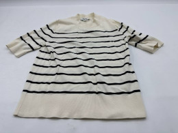 REGULAR KNITTED T-SHIRT