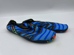 Shoes for playing in waterfalls