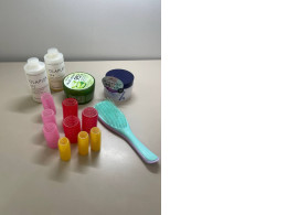 large hair curling set, shampoo, hair conditioner, set of two hair masks, set of nine curlers, comb