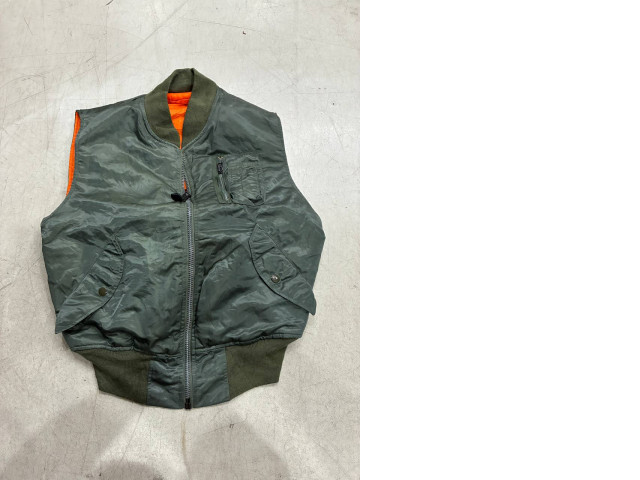 Dark green insulated vest Dark green insulated vest