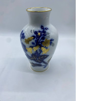 Okura Pottery Vase Gold-painted Blue and White Flower Design Flower Base
