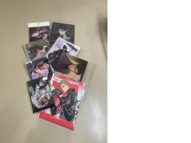 A set of eight random photo cards A set of eight random photo cards