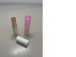 Set of 2, lipstick and lip gloss Set of 2, lipstick and lip gloss
