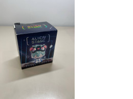 Alien Stage cartoon figurine