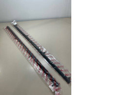 Set of two Front door glass seal for car toyota hilux