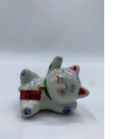 Cat-shaped glass display Cat-shaped glass display