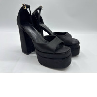 ruffle Collection Black Solid Block Heels - Heels for Women