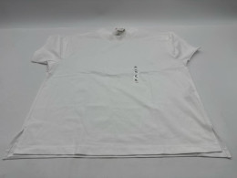 White short-sleeved round neck T-shirt White short-sleeved round neck T-shirt