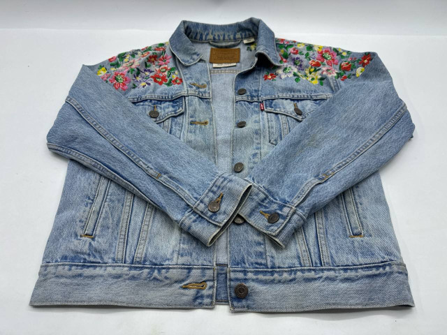Women's denim jacket Women's denim jacket
