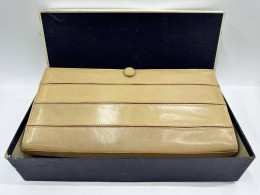 Cream-colored women's handbag 