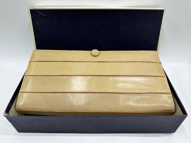 Cream-colored women's handbag Cream-colored women's handbag