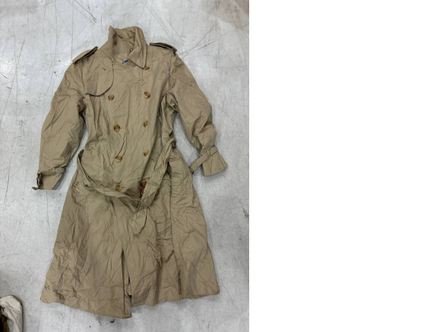 Beige SECONDHAND cloak with collar Beige SECONDHAND cloak with collar