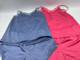 Set of 2 Women's one-shoulder short-shorts pajamas Set of 2 Women's one-shoulder short-shorts pajamas