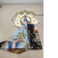 neck scarf with packing bag