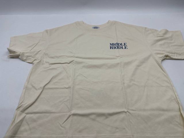 Cream-colored round neck T-shirt Cream-colored round neck T-shirt