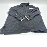 Black long-sleeved shirt Black long-sleeved shirt