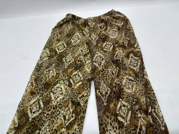 Green patterned trousers 