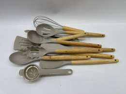 Set of Kitchenware Cooking Utensils Tool Baking Set of Kitchenware Cooking Utensils Tool Baking