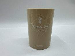 Kitchen utensil container