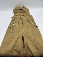 Women's sleeveless top and brown long pants Women's sleeveless top and brown long pants