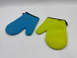 Set of 2 Silicone heat-resistant gloves Set of 2 Silicone heat-resistant gloves