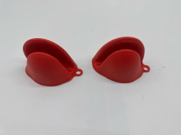 Set of 2 Red silicone heat shield Set of 2 Red silicone heat shield